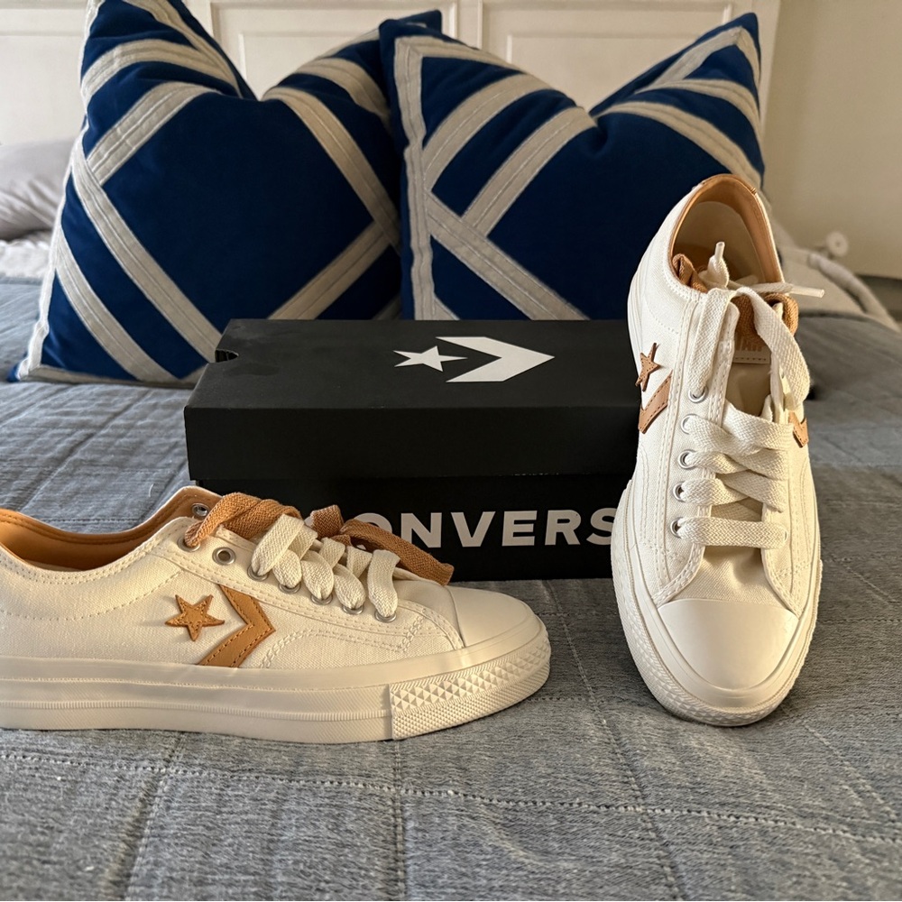Converse Star Player 76 Sneakers- Unisex